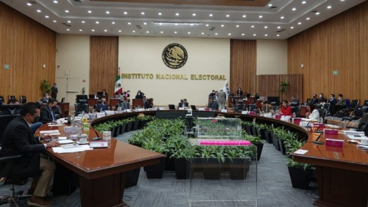 INE expone los riesgos del Plan B de la reforma electoral