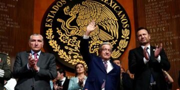 EN QUERÉTARO AMLO, Santiago Creel y Norma Piña se confrontan durante el festejo a la Constitución