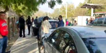 Padres de familia cierran la escuela por adeudo de cuotas a maestros en el ejido Zaragoza