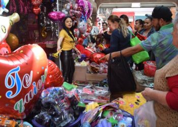 Esperan comerciantes repunte de ventas en el día de San Valentín