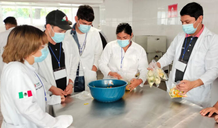 Estudiantes de la UAM Mante elaboran alimentos de alto valor nutricional