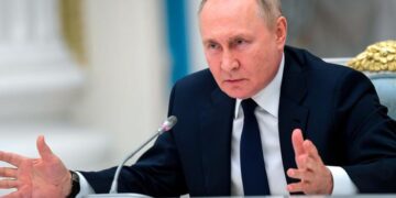 Gracias, ‘camarada’ Putin: Rusia analiza eliminar visa obligatoria para México