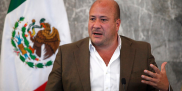 Hospitalizan a Gobernador de Jalisco Enrique Alfaro