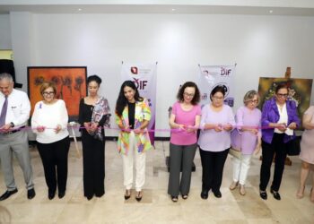 Inaugura salud exposición de pintura “Mujeres en el Arte”