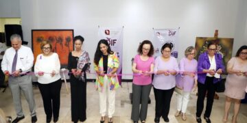 Inaugura salud exposición de pintura “Mujeres en el Arte”