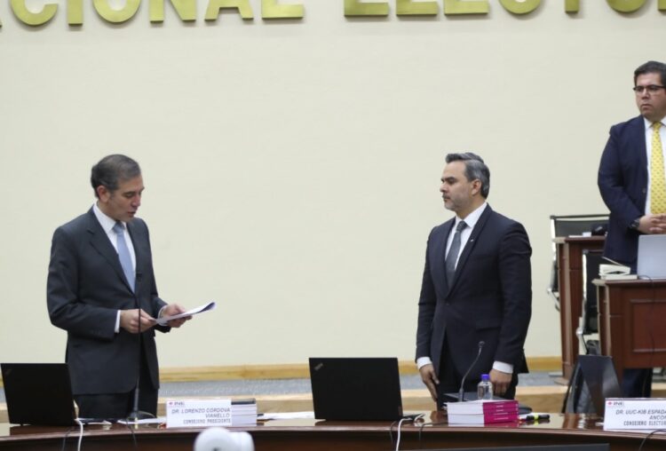 Nombra INE a Roberto Heycher Cardiel como encargado del despacho de la Secretaría Ejecutiva