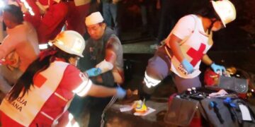 Se vuelca autobús de pasajeros,reportan doce heridos