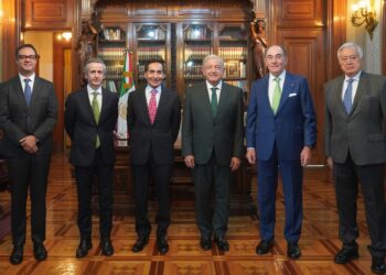 Compra a Iberdrola garantizará tarifas; sindicato de CFE ya tiene poder sobre instalaciones: AMLO
