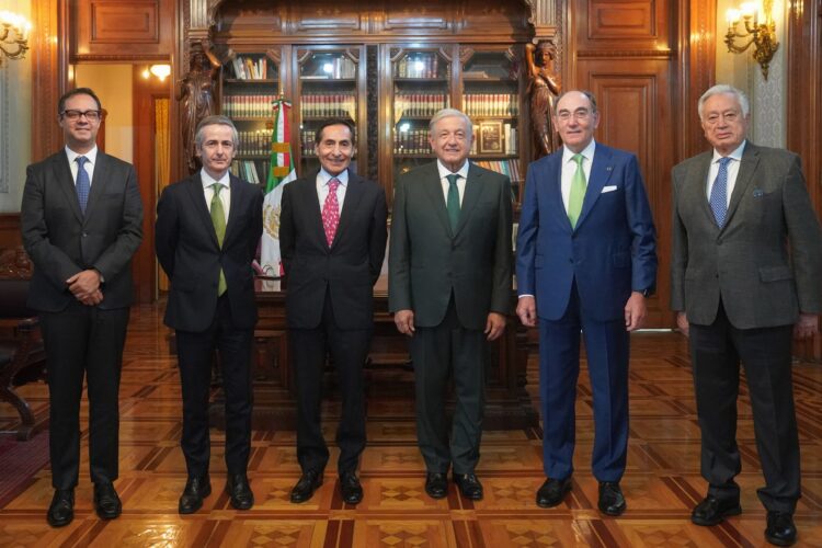 Compra a Iberdrola garantizará tarifas; sindicato de CFE ya tiene poder sobre instalaciones: AMLO