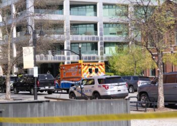 Un tiroteo deja cinco muertos en un banco del centro de Louisville, en Estados Unidos