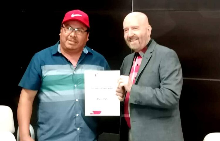 Reconocen a trabajadores de la CEAT por más de 25 años de antigüedad laboral