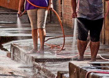 Debido al semáforo rojo en esta capital habrá hasta 50 mil pesos de multa por desperdiciar agua