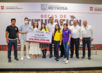 Apoya Gobierno de Carlos Peña Ortiz inicio profesional de jóvenes