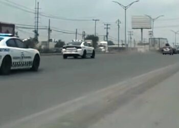 A balazos Guardia Nacional asegura un tráiler que huía