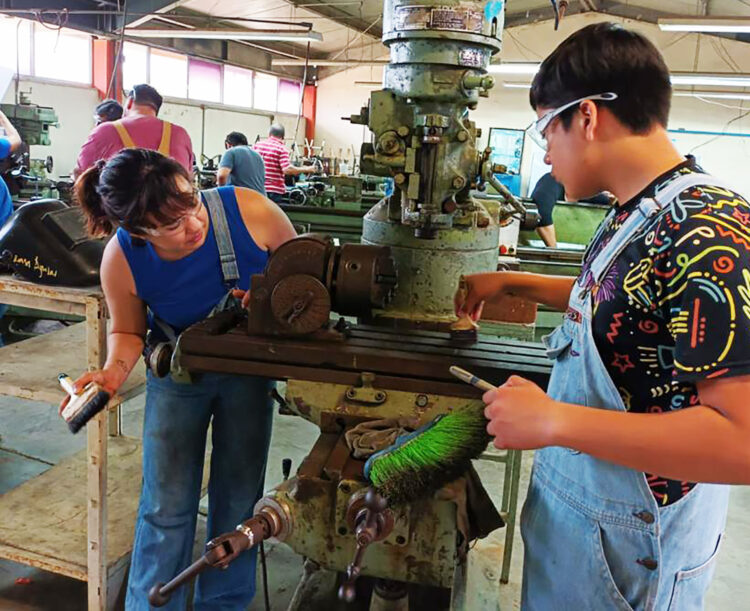 Promueve gobierno de Tamaulipas talleres gratuitos para que mujeres aprendan oficios en ITACE