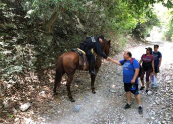 Agrupamiento montado de la Guardia Estatal vigila sitios turísticos y zonas rurale