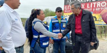 Supervisa Gobernador módulos de seguridad y atención de turistas