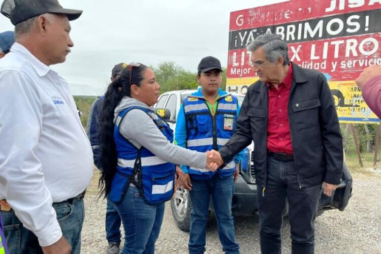 Supervisa Gobernador módulos de seguridad y atención de turistas