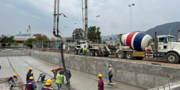 Avanza rehabilitación de albercas de la Unidad Deportiva ” Adolfo Ruiz Cortines”