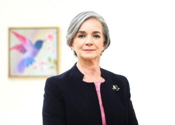 Destaca la doctora María en ranking de desempeño de Sistemas DIF