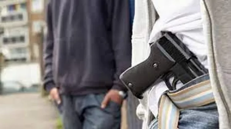 El presidente de Ecuador autoriza a la población la portación de armas