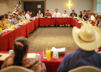 Atiende Alcalde de Reynosa a comunidades ejidales
