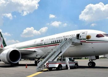 La venta del avión presidencial está en marcha, AMLO detalla en qué se ocupará el dinero