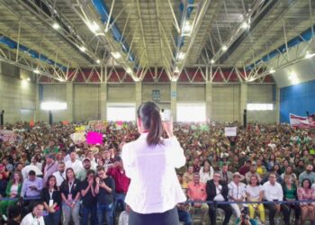 Claudia Sheinbaum: “Abrazos no balazos, no quiere decir que nos quedemos cruzados de brazos”