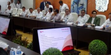 Sostiene CEAT reunión con diputados federales