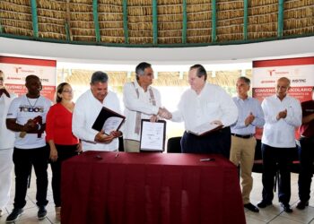 Atestigua gobernador firma de convenio entre AISTAC y gobierno de Altamira para dragar laguna; es muestra de una sociedad colaborativa, destaca