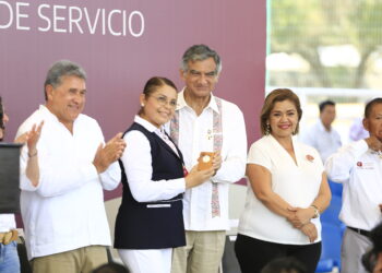 En la transformación del sector salud, las y los trabajadores tendrán seguridad laboral