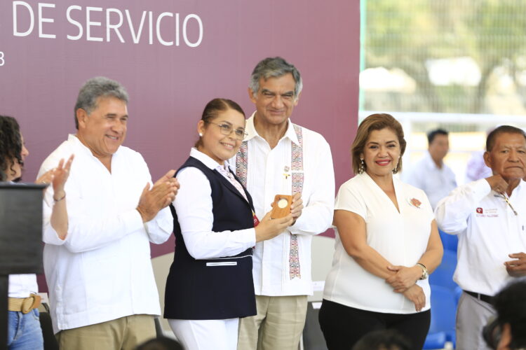 En la transformación del sector salud, las y los trabajadores tendrán seguridad laboral