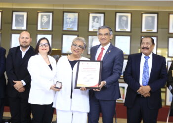 Es Américo un amigo de los maestros