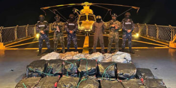 ¡Golpe al narco! Semar asegura casi tonelada y media de cocaína en Michoacán.