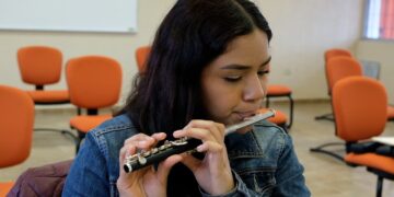 Alumna de Escuela de Música del Sistema DIF Pone en Alto a Nuevo Laredo