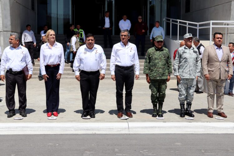 Entrega Gobernador ocho patrullas a Guardia Estatal de Género