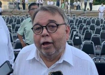 Se lesiona Secretario  al tener caída en palacio de gobierno |