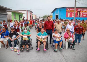 Ofreció Alcalde de Reynosa programas del Municipio y DIF a colonos