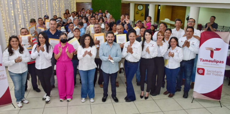Secretaría del Trabajo impulsa la movilidad laboral de diecisiete trabajadores tampiqueños más que se van a Canadá