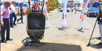 Arranca alcalde intenso programa de bacheo en Victoria