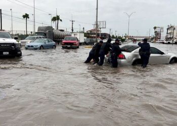 Se inundan colonias de Matamoros, decenas se quedan varados