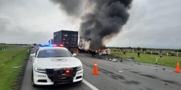 Guardia Estatal atiende accidente carretero