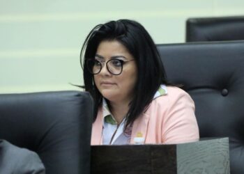 Aprueban propuesta que pondera el trato igualitario de las niñas, niños y adolescentes