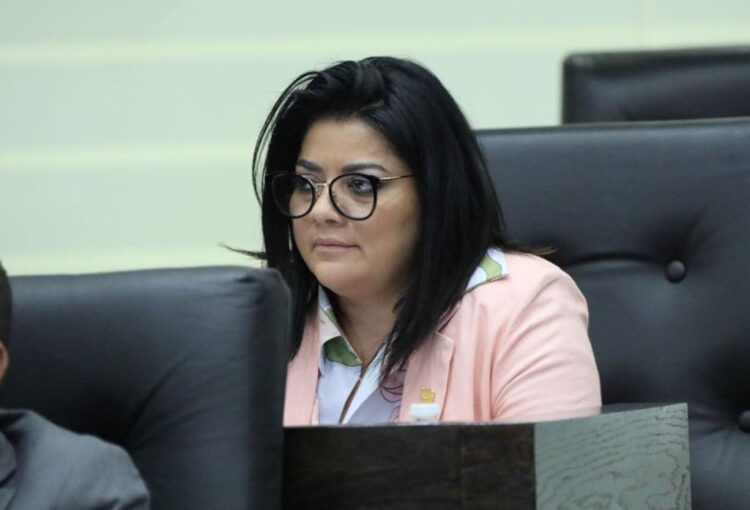 Aprueban propuesta que pondera el trato igualitario de las niñas, niños y adolescentes