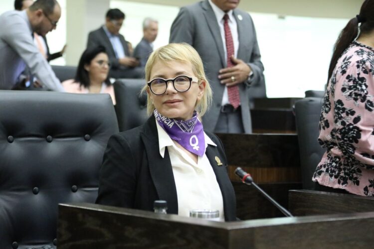 Agresores sexuales y deudores alimentarios no puedan ocupar cargos públicos