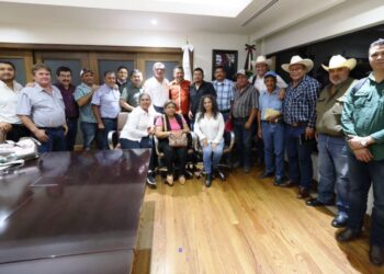 Ofrece Américo Villarreal apoyo a sorgueros