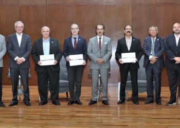 Egresados de Medicina de la UAG comparten su exitosa trayectoria