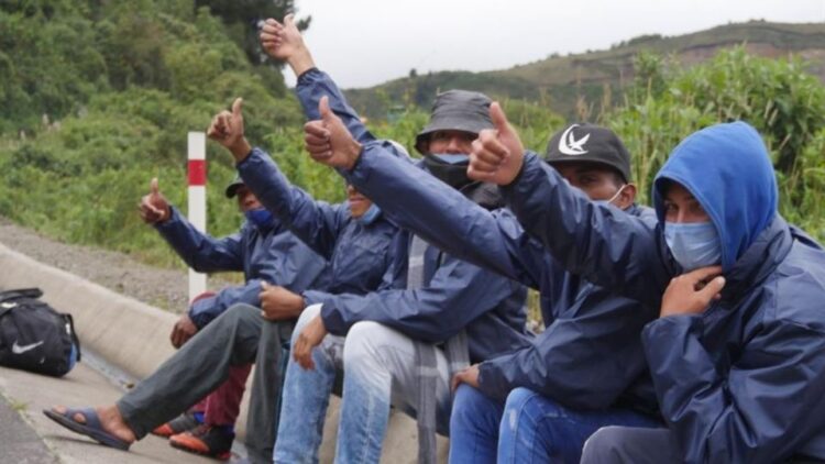 CERRARÁN 33 ESTACIONES MIGRATORIAS México no dará permisos de tránsito a los migrantes y los deportará inmediatamente