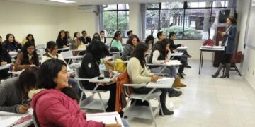 Regalo del Día del Maestro: AMLO anuncia que los profesores ganarán mínimo 16 mil pesos al mes