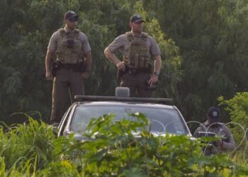 Baja a la mitad la cantidad de migrantes que cruzan la frontera a EU: Patrulla Fronteriza